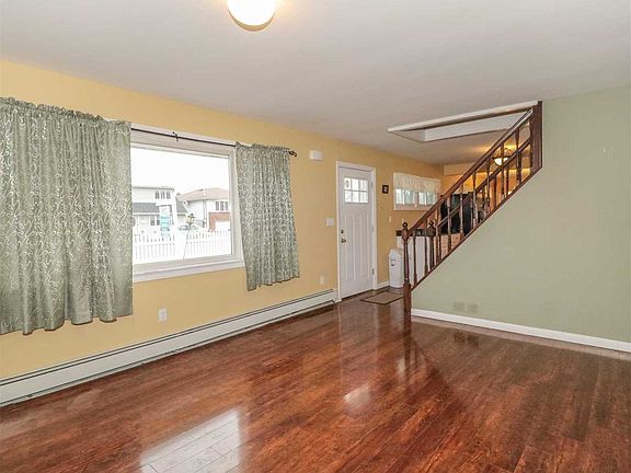 5th image of 46 Harrison Pl