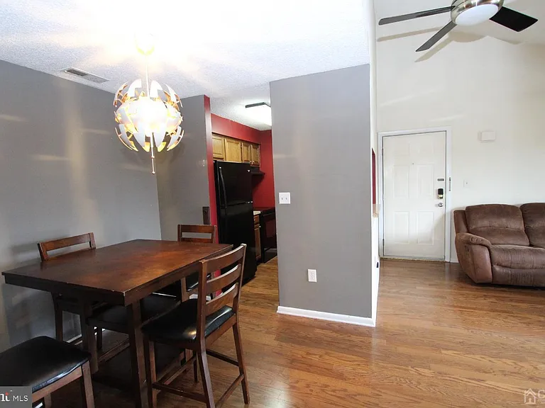 5015 Ravens Crest Dr — Photo 21