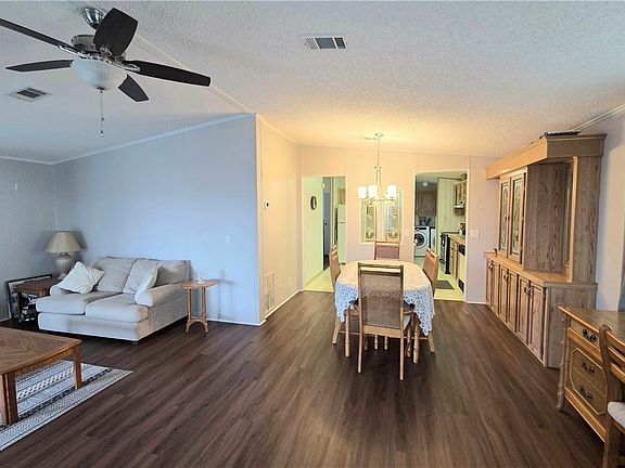 4th image of 465 Dawn Dr