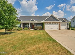 255 Brightleaf Dr, Whispering Pines, NC 28327