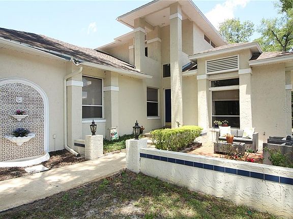 3rd image of 444 Golfview Dr