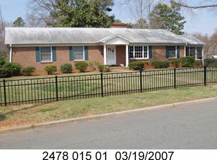 841 Kenwick Dr, Winston Salem, NC 27106