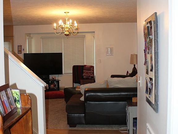 4th image of 1949 Willow Hill Dr