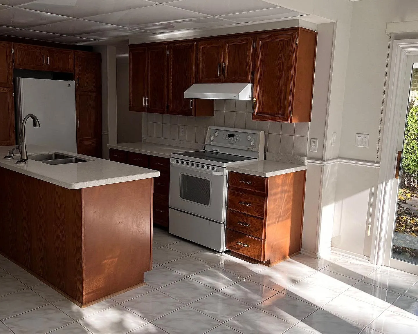 3 bed, $3,350 — Photo 3