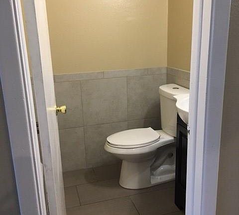 1/2 Bath