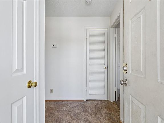 5th image of 541 Pineland Cir APT 201