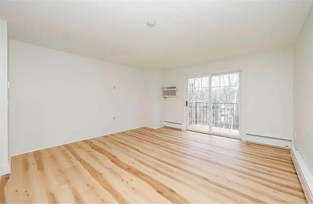 130 Endicott St N — Photo 16
