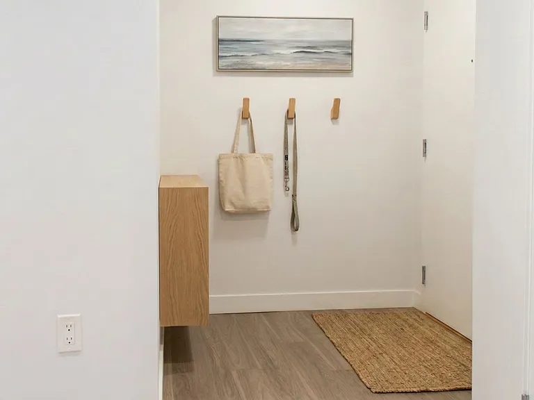 1668 Davie St #D — Photo 10