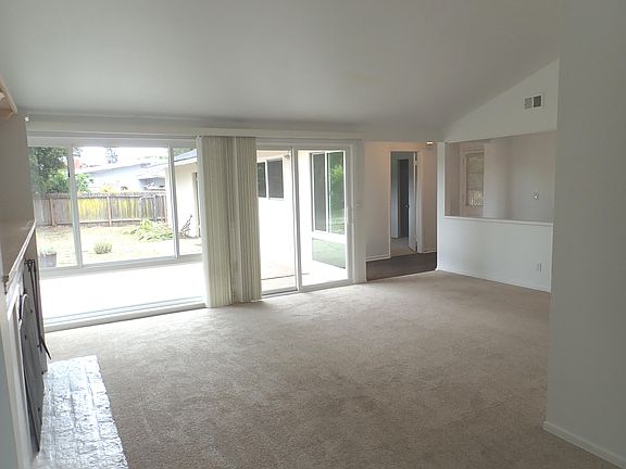 4th image of 308 N La Patera Ln