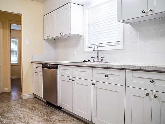 4th image of 15721 Acapulco Dr