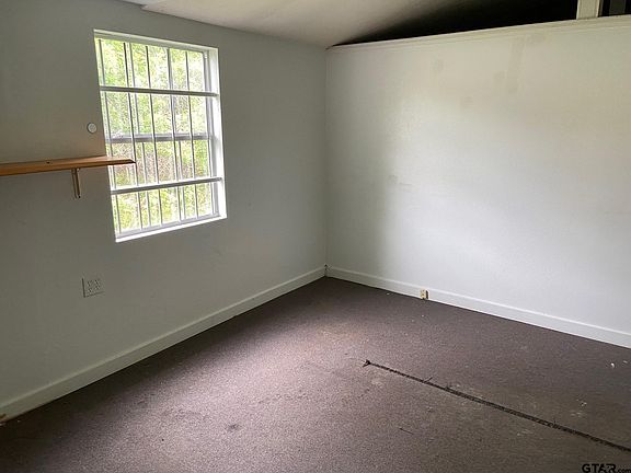 5th image of 433 W Broad St