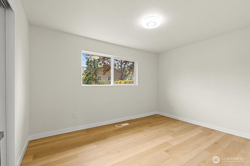 4th image of 308 E 84 Street
