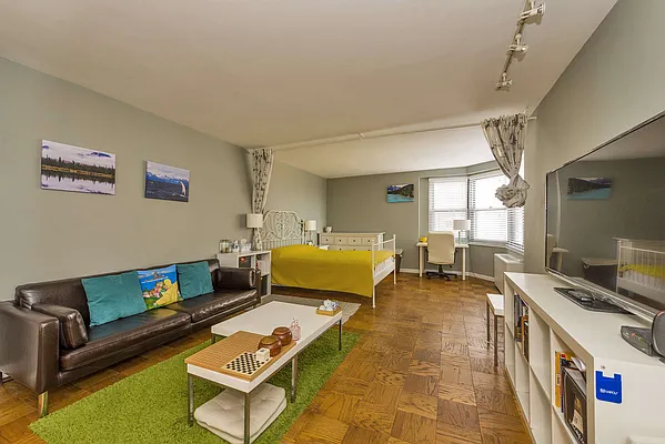 Sold by SBNY RE | media 24