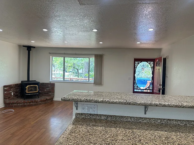 2100 Zermatt Dr — Photo 16