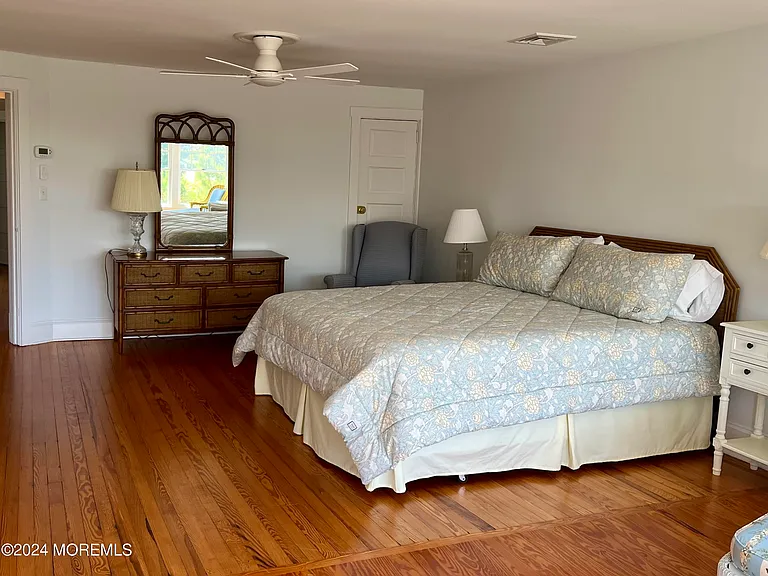 724 East Ave — Photo 13