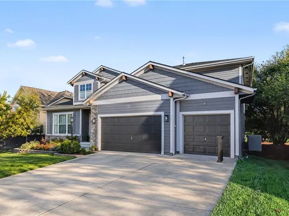 23310 W 52nd St, Shawnee, KS 66226