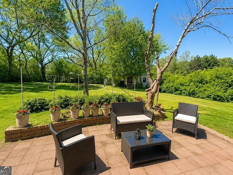 339 Desiree Dr — Photo 10