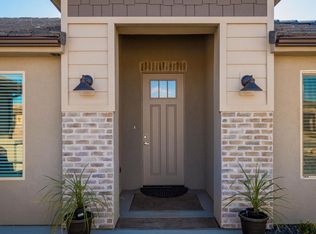 906 E Roadrunner Dr, Washington, UT 84780