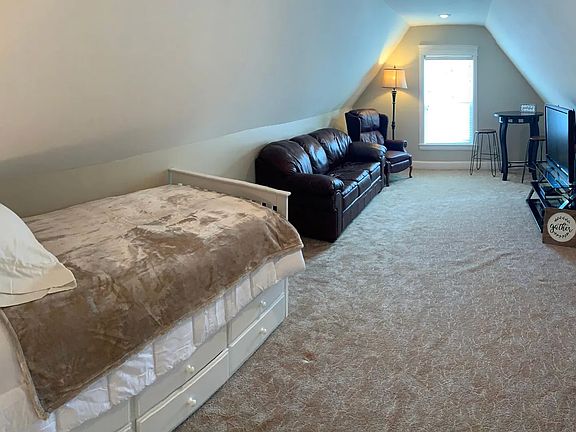 5th image of 148 Harvard Ave #1