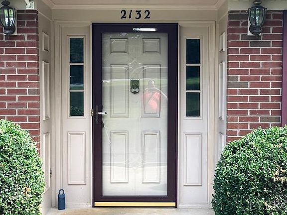 2nd image of 2132 Royal Oak Cir