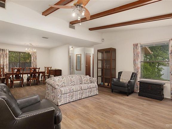 4th image of 115 Lakeshore Dr