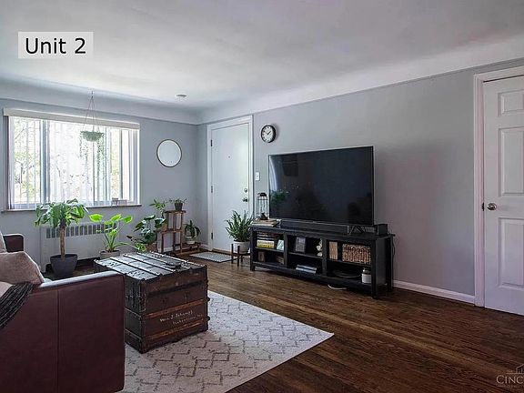 3rd image of 1735 Sutton Ave