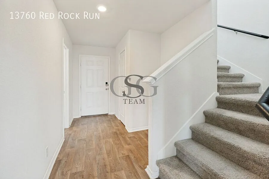 Beautiful 3 BR/2.5 bath home in Valley Ranch! — Photo 2