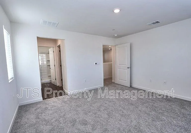 2097 Shady Tree Cir — Photo 39
