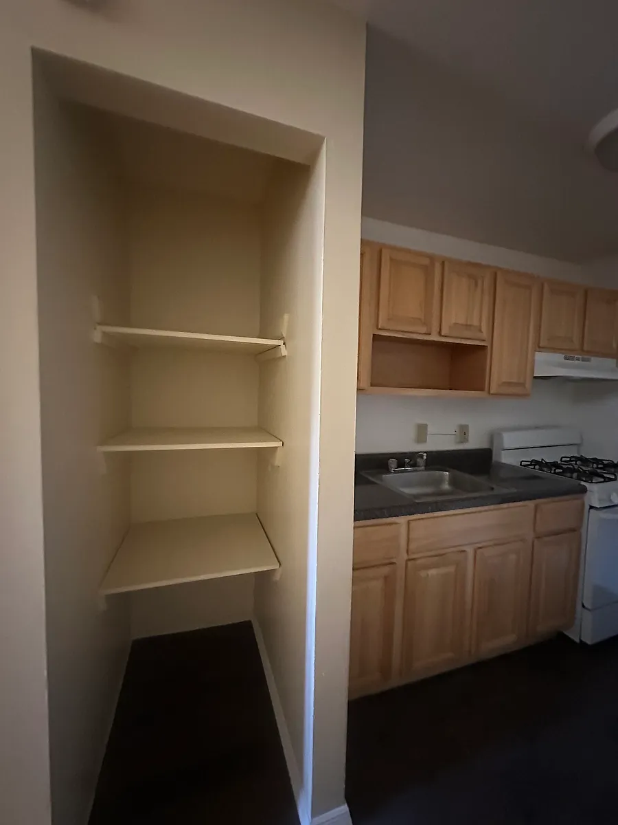 Building Photo - 240 Sip Ave #1D