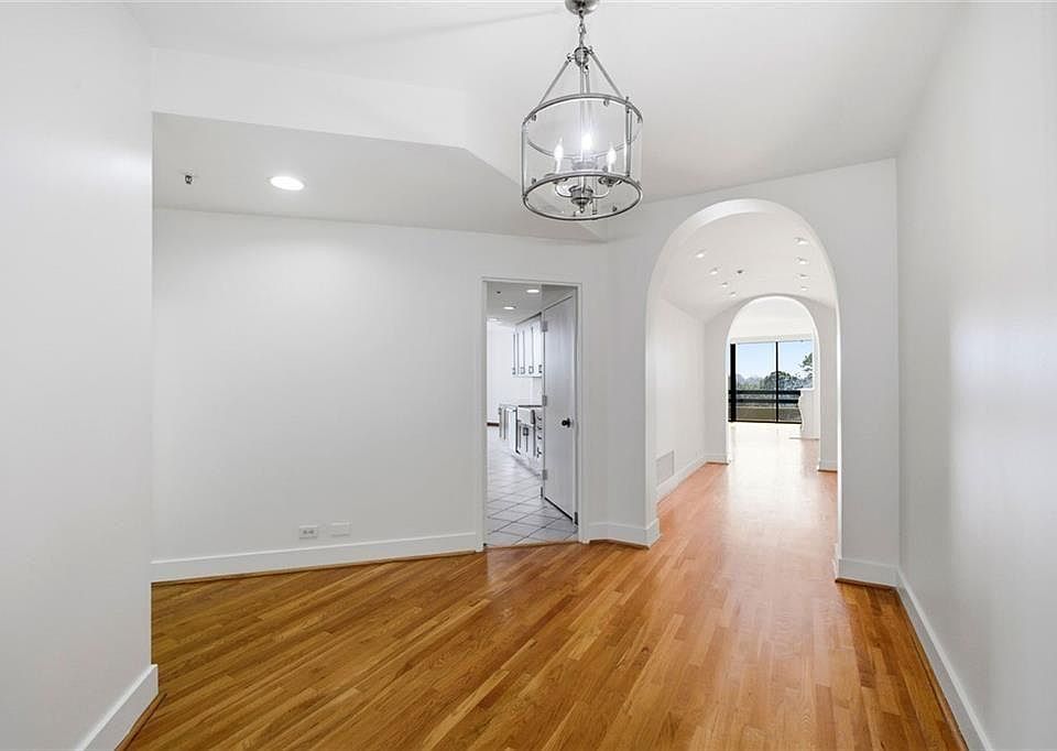 1st image of 2660 Peachtree Rd NW APT 9G
