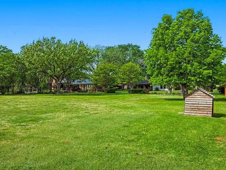 265 E Dove Rd — Photo 47