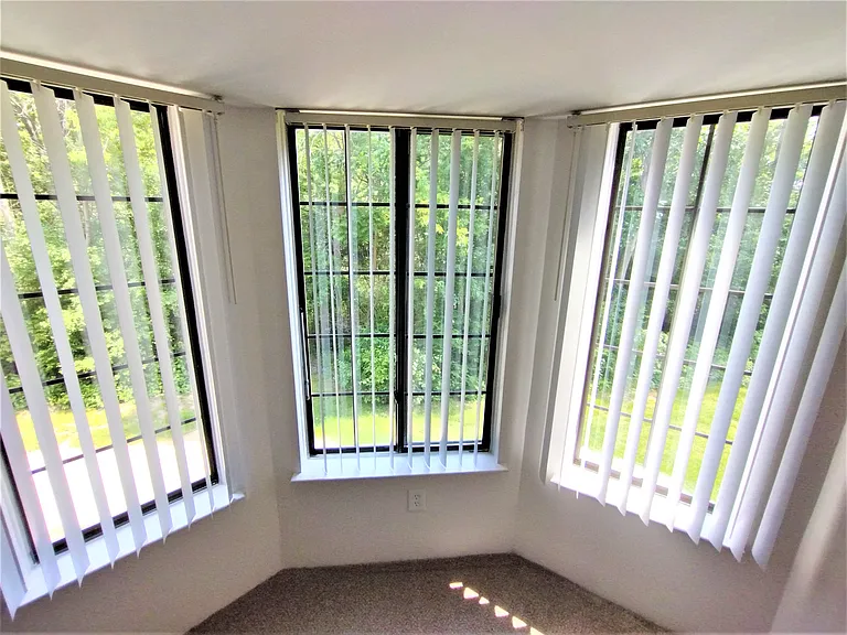 Charter Oaks Apartments — Photo 116