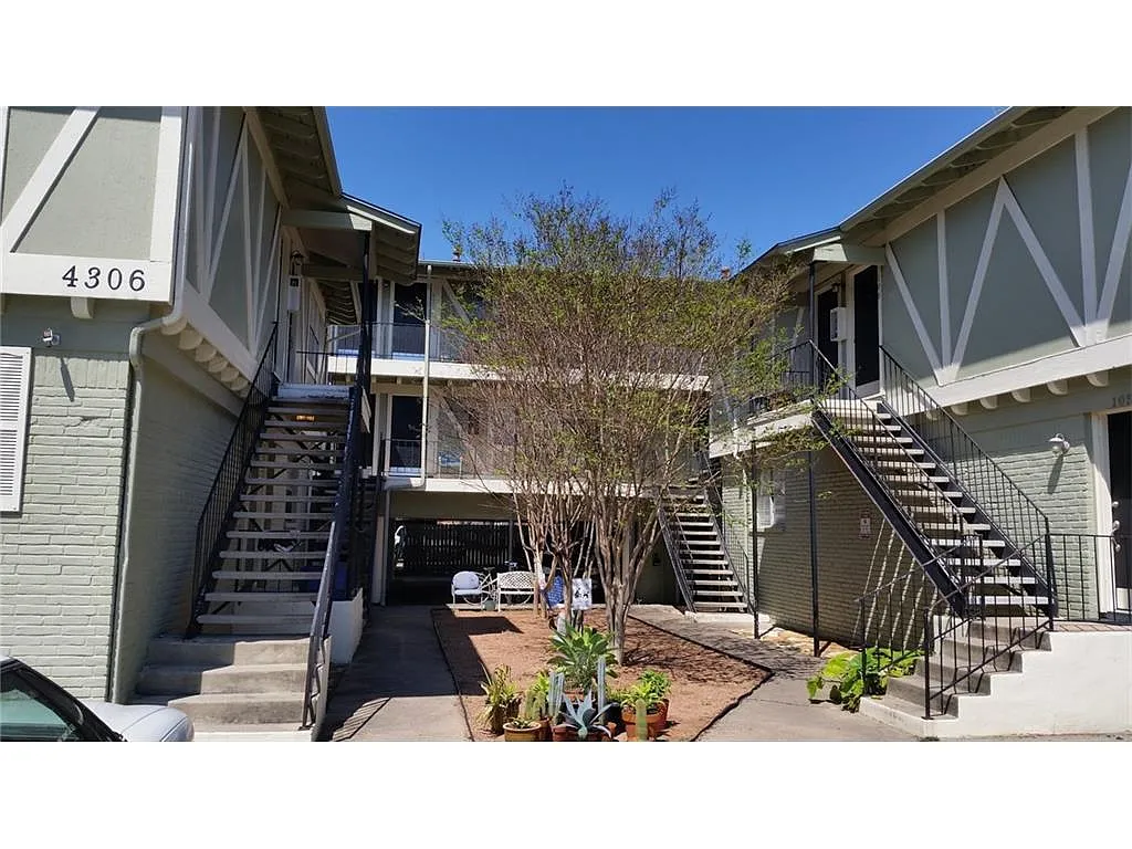 Building Photo - 4306 Avenue A #115