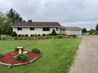 1174 S Lakeshore Rd, Harbor Beach, MI 48441