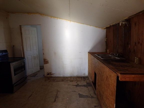 4th image of 1114 Vincent St