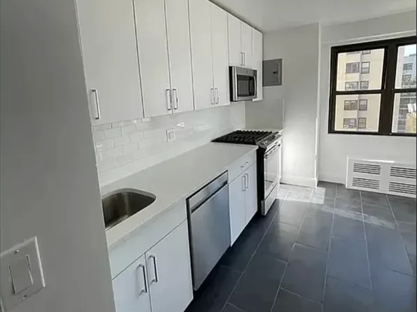 401 East 88th Street image 8 of 13