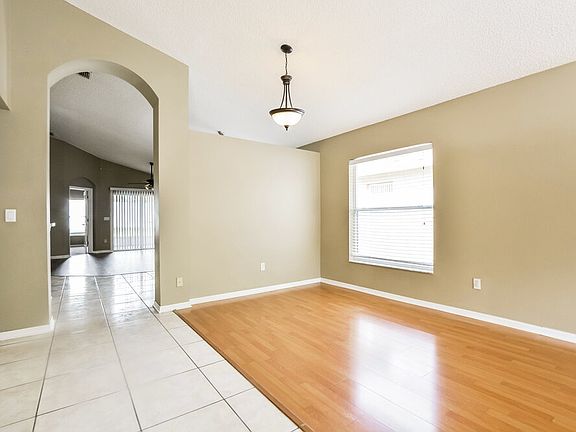 3rd image of 2113 Carpathian Dr