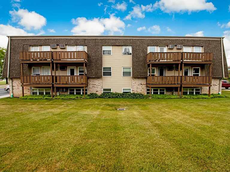 1155 N Elm St #F — Photo 13