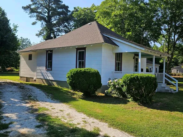 12 Pine St, Onancock, VA 23417