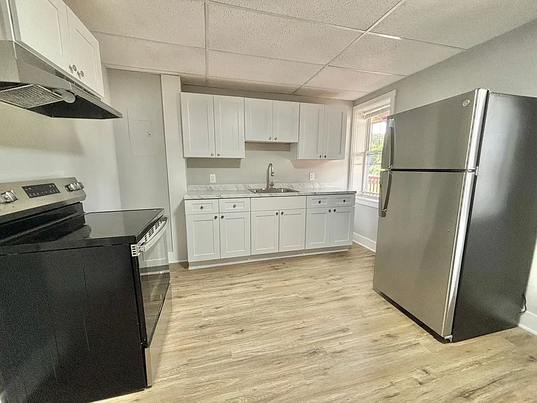 2303 Main St #F — Photo 7