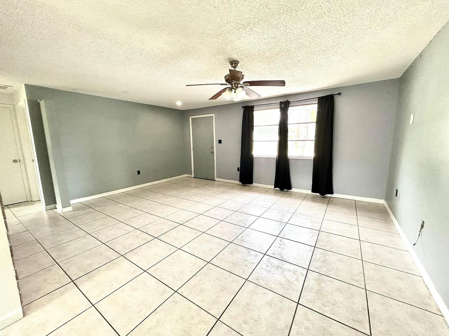 2 bed, 1.5 bath, 882 sqft, $1,475 — Photo 3