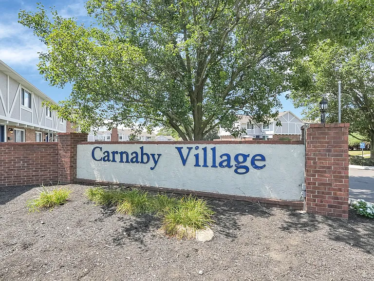 Carnaby Village Townhomes — Photo 32