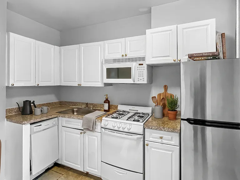210 W 133rd St #7C — Photo 3