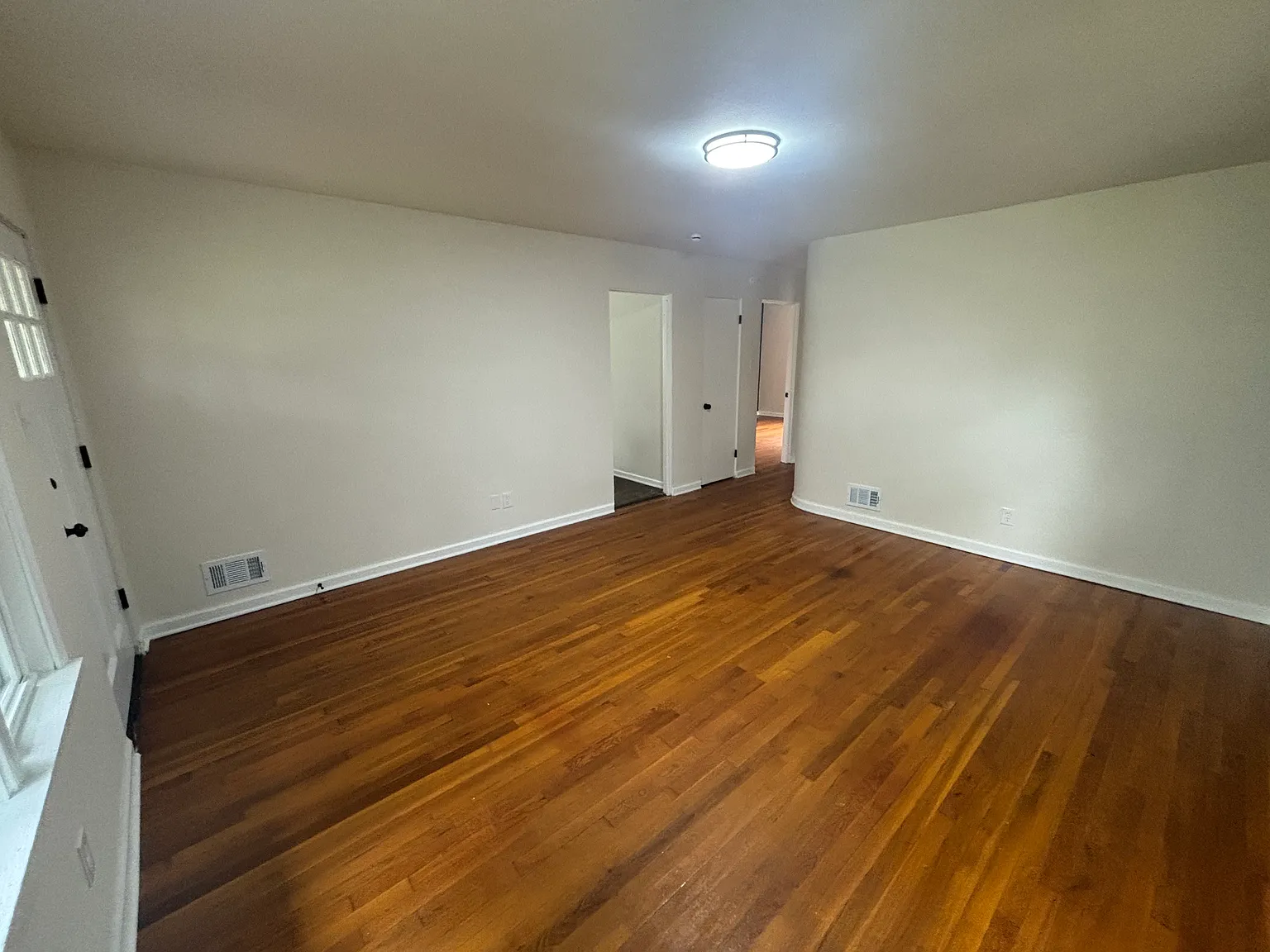 4 bed, 1940 sqft, $2,250 — Photo 4