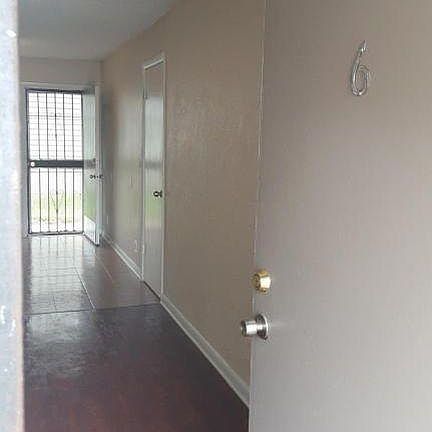 5th image of 1029 Brady St