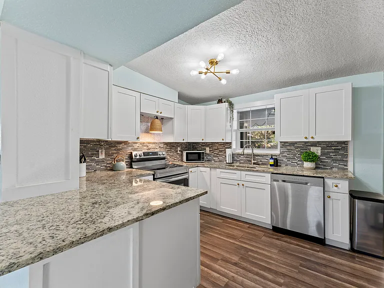 10330 Agave Rd — Photo 9