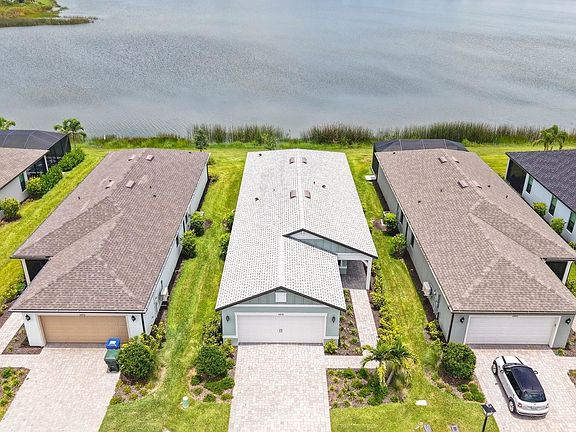 3rd image of 6476 Silverstar Dr