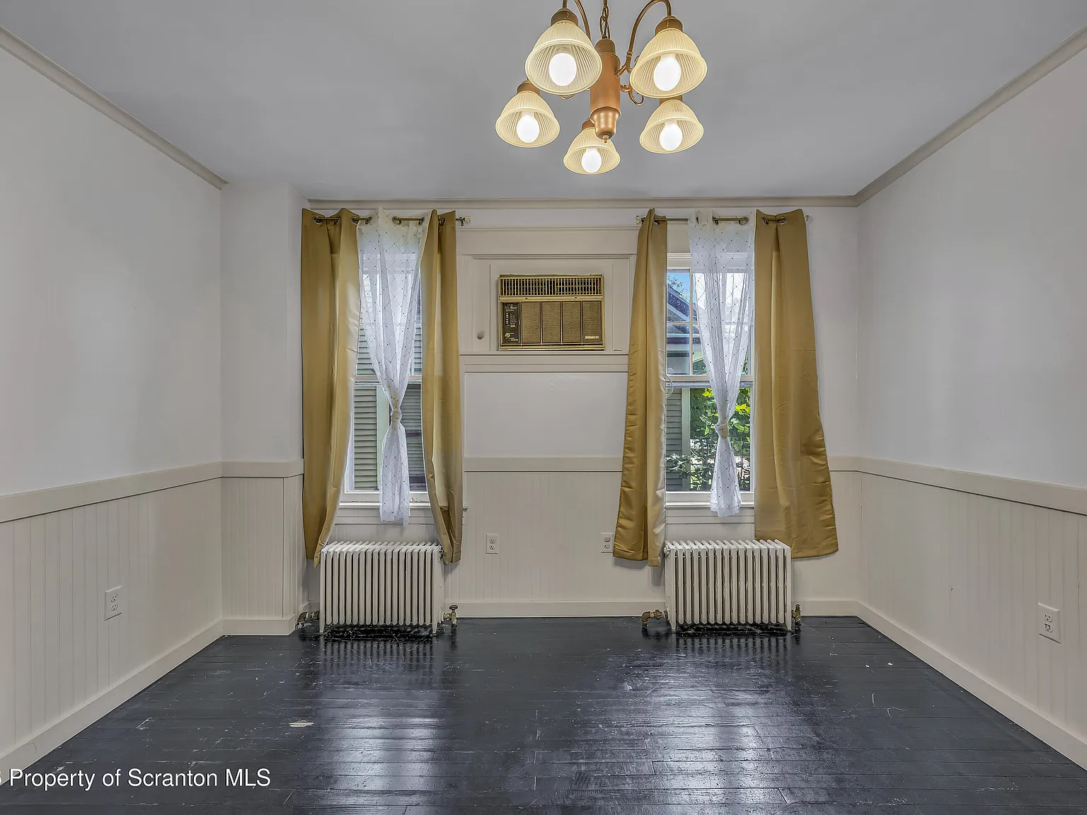 3 bed, 1.5 bath, 2322 sqft, $1,650 — Photo 4