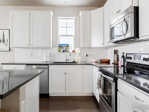 4th image of 574 Hoyt Ln