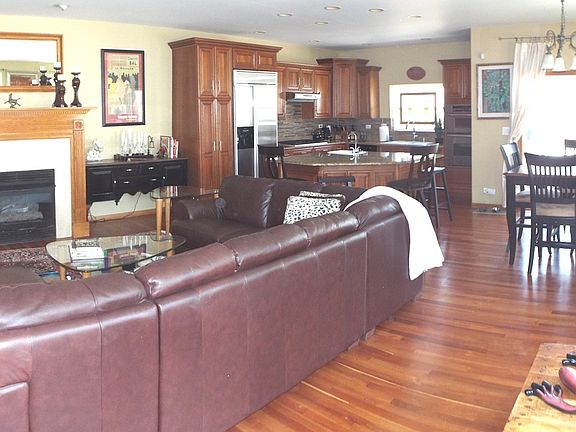 3rd image of 1119 Ironwood Ln